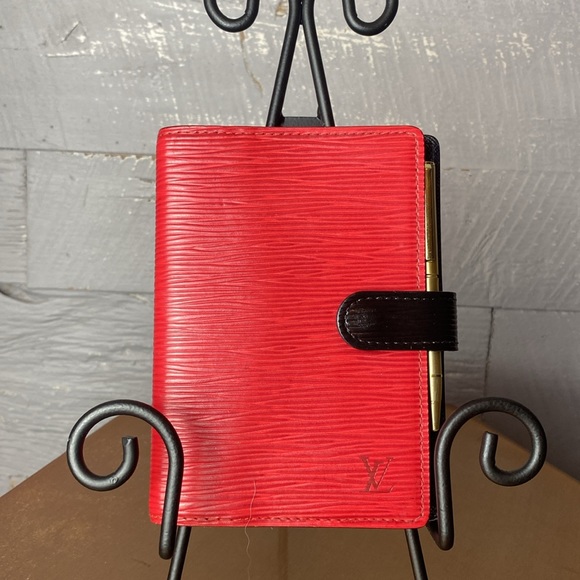 Authentic Louis Vuitton Epi agenda PM day planner plus unbranded paper included - Picture 16 of 16